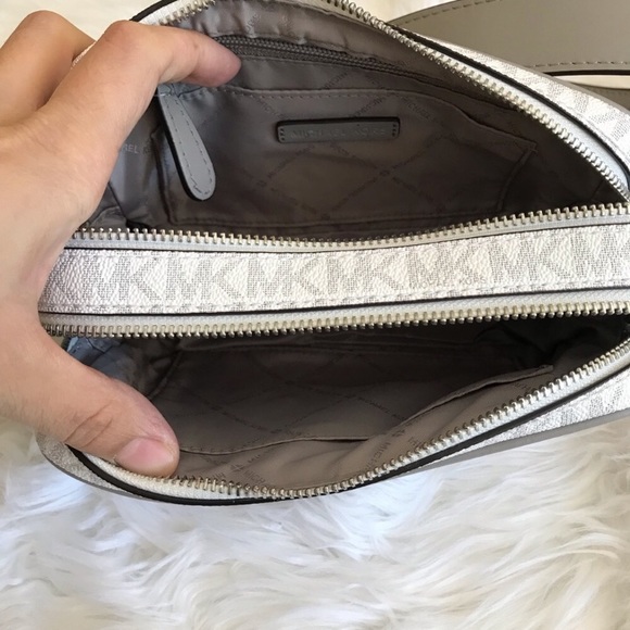 Michael Kors Backpack & camera bag set - Picture 7 of 8